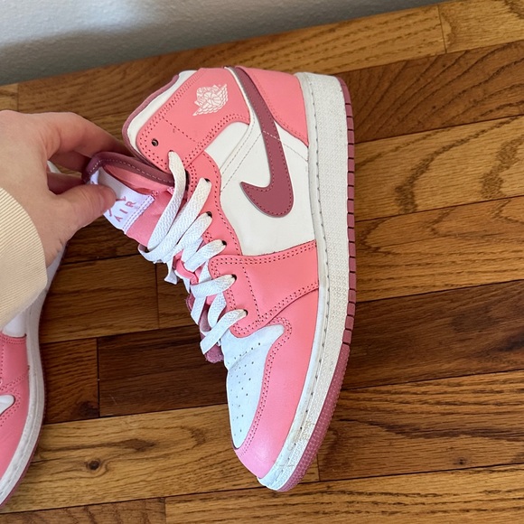 Nike Jordans Kids Air Sneakers in Pink and White - Picture 5 of 8